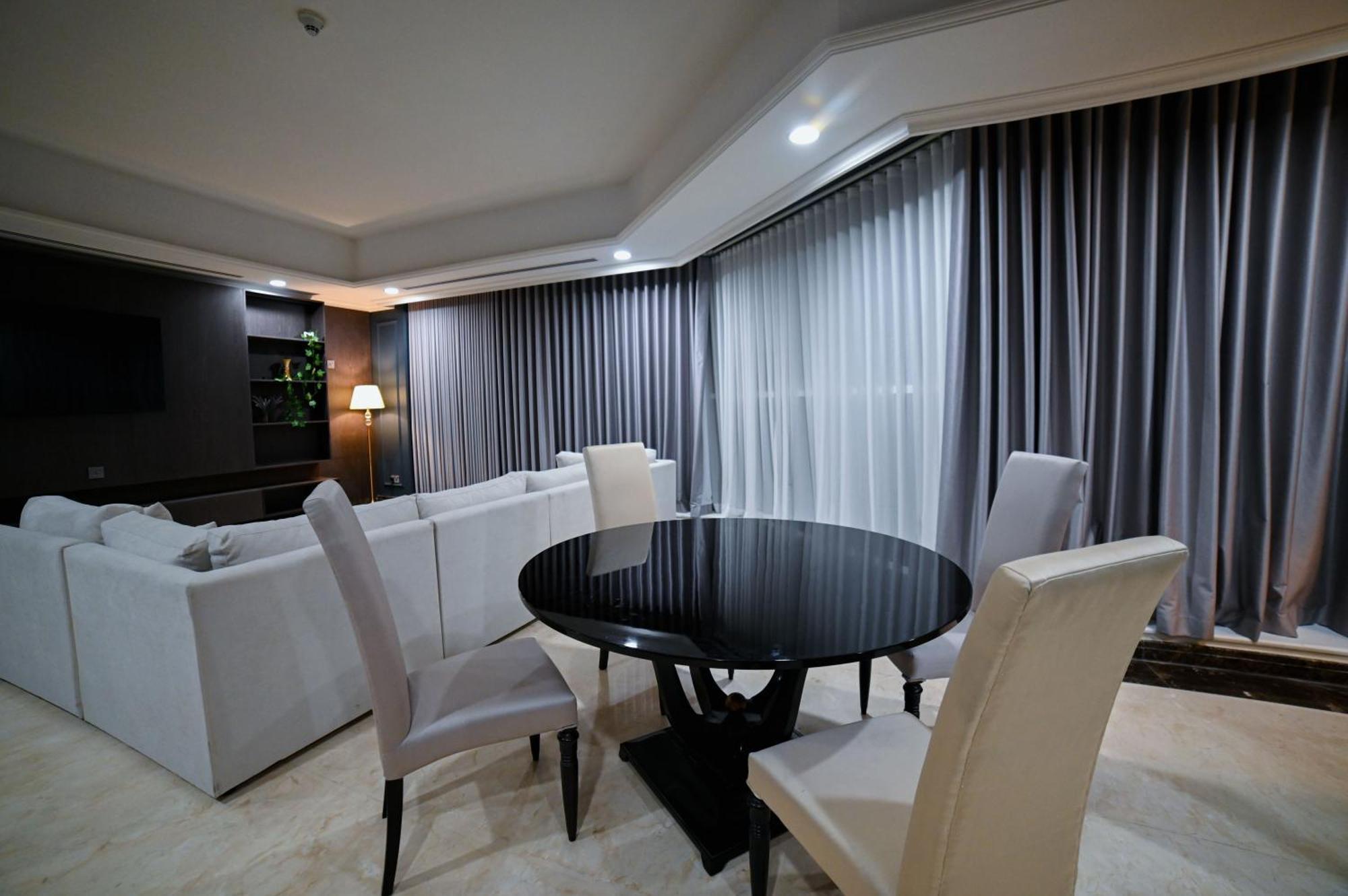 Seven Seas Hotel Дубай Экстерьер фото